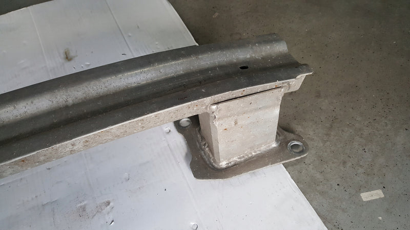 Belka zderzaka tył AUDI A4 B9 8W0807309 demontaż