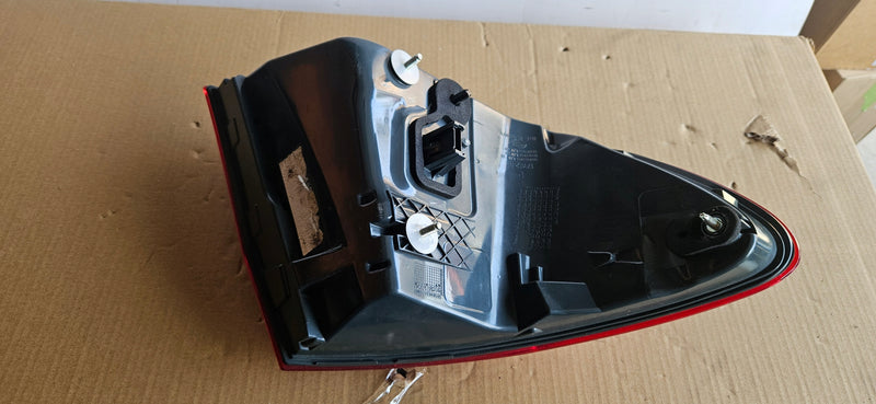 BMW 5 f10 OE 7203230 63217203230 IDEAŁ Pr lampa tył