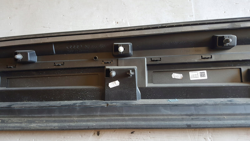 Listwa drzwi prawy przód AUDI Q7 4M0853960B