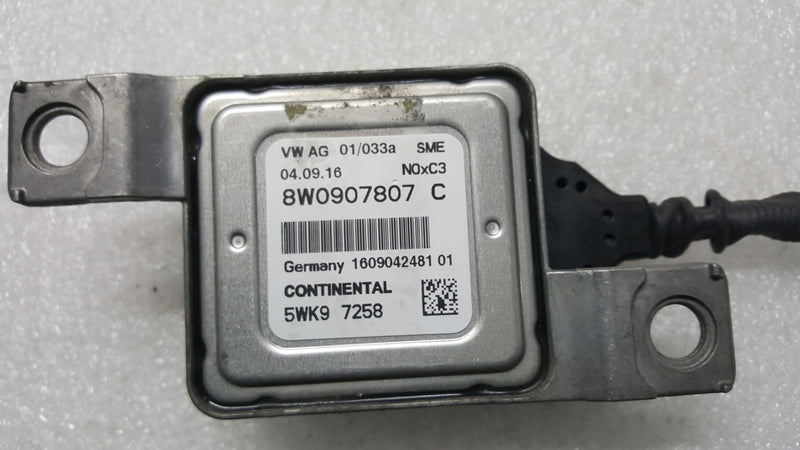 Sonda lambda czujnik NOX AUDI A4 B9 A5 8W0907807C demontaż