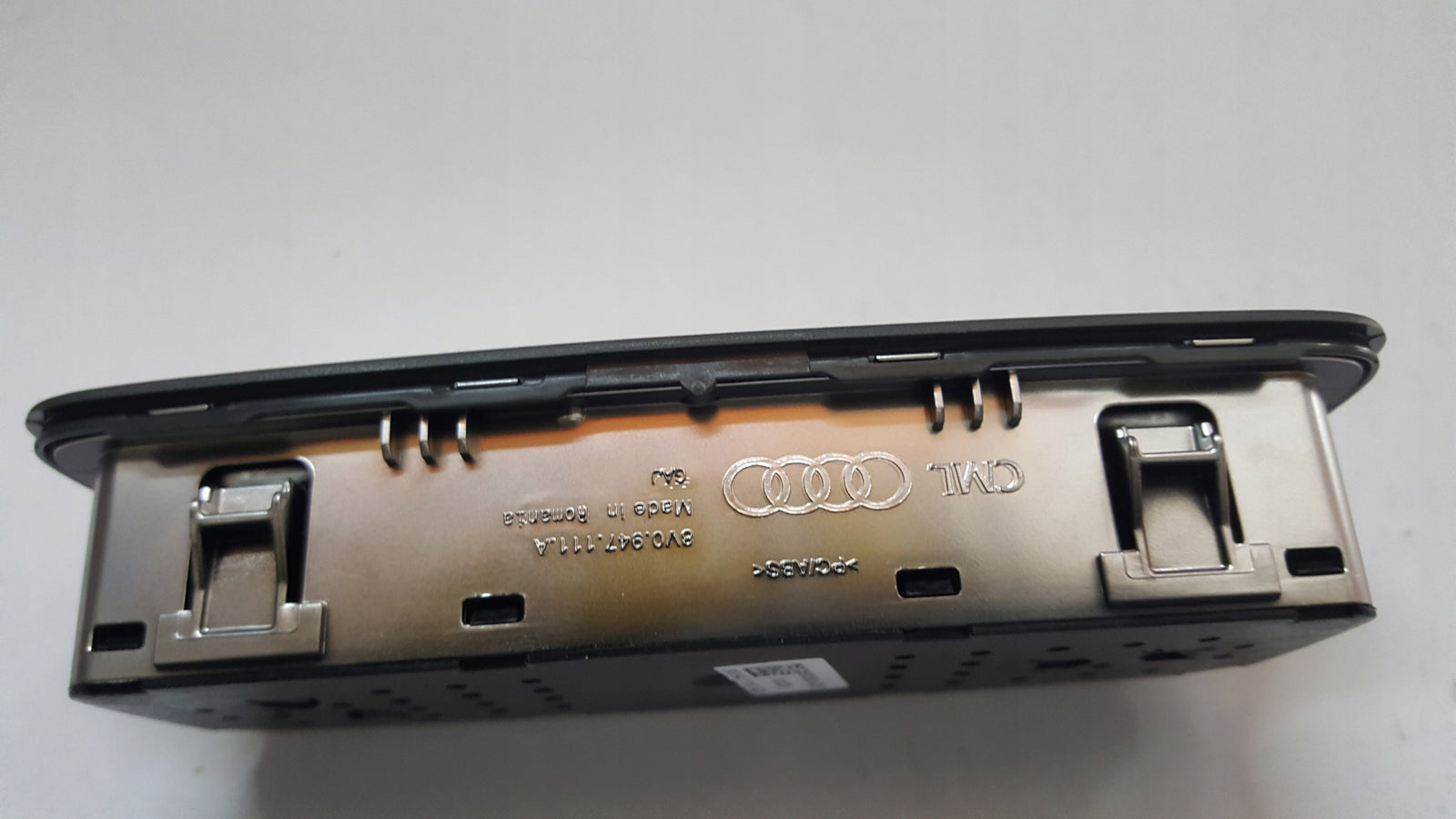Tylna lampka podsufitki AUDI A3 8V0947111B AZ3 demontaż