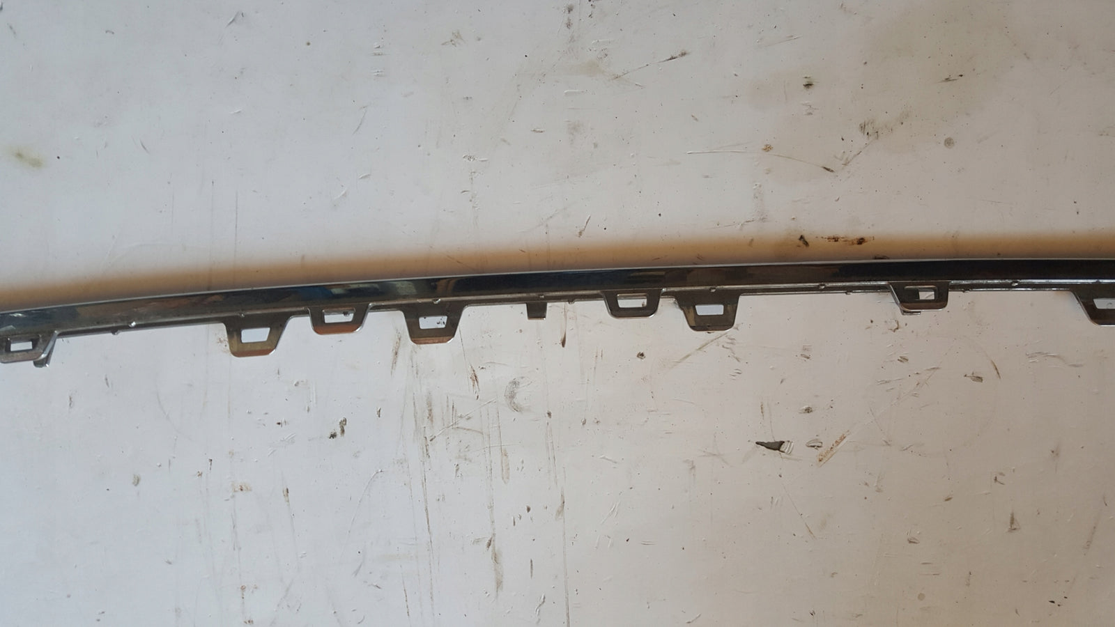 Środkowa listwa zderzaka przedniego VW PASSAT B8 3G0853245 DEMONTAŻ