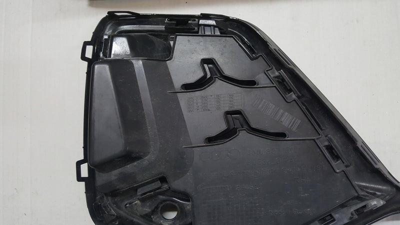 Kratka zderzaka lewy przód AUDI Q7 4M0807681AP demontaż