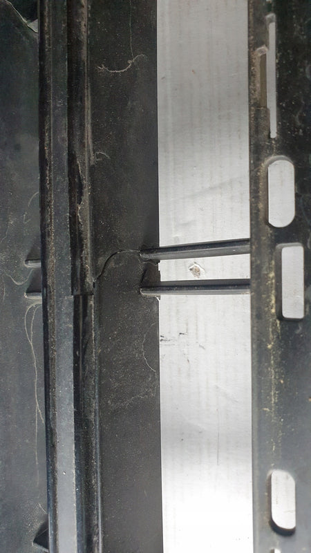 Atrapa gril Audi A6 4G0853653T SCHWARZ COMPETITION