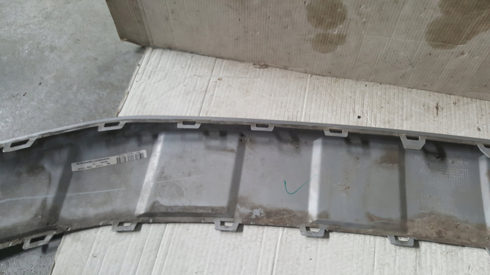 Dokładka spoiler zderzaka przedniego VW T-ROC 2GA807531A demontaż