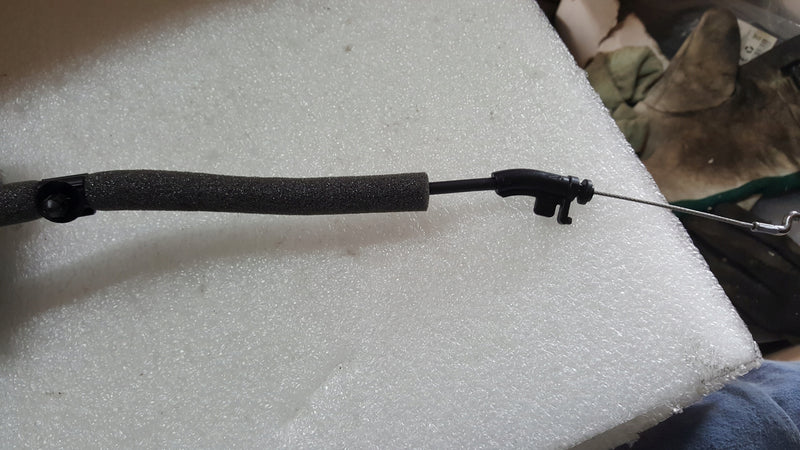 Dociąg klapy AUDI A3 RS6 RS7 SEAT LEON 3V5827887C demontaż