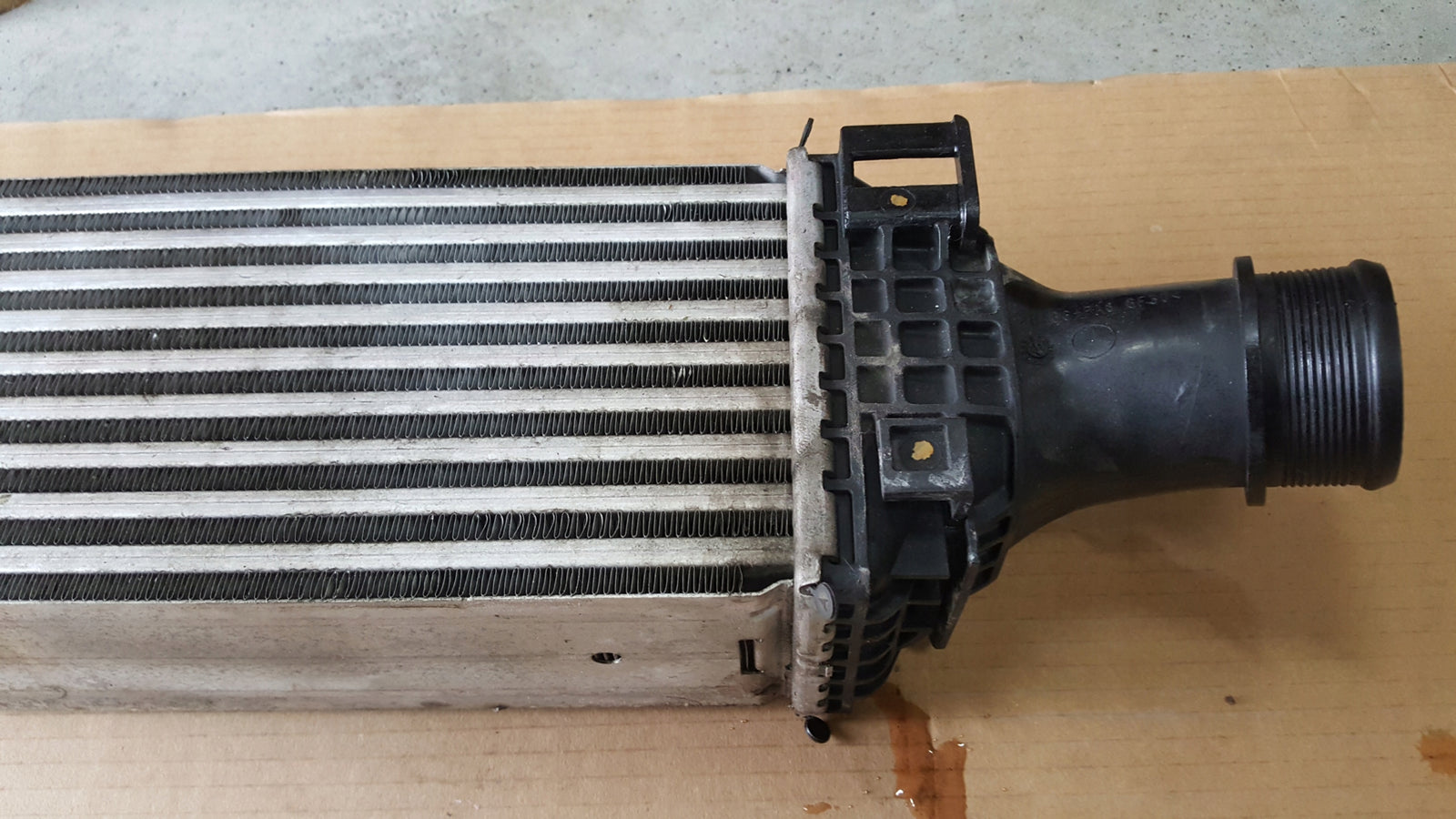 Chłodnica powietrza intercooler AUDI Q5 80A145805J demontaż