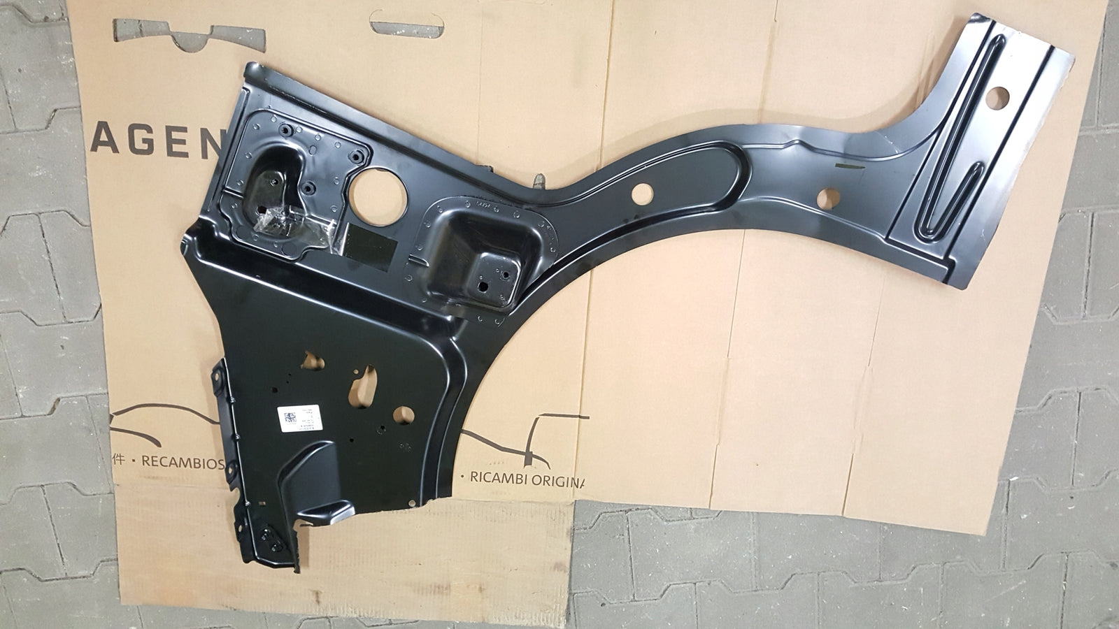 VW T5 T6 PRÓG SŁUPEK FARTUCH POSZYCIE BŁOTNIKA LEWY PRZÓD 7E0805061B