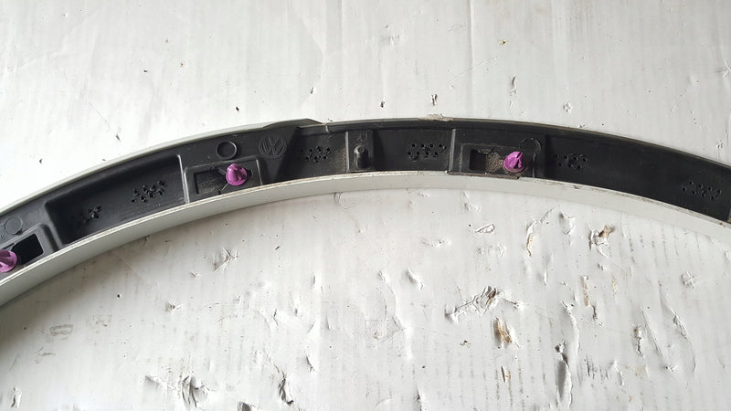 Listwa błotnika prawy tył VW TOUAREG 3 760853818C