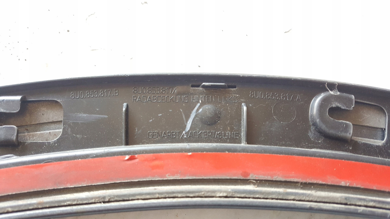 Listwa błotnika lewy tył AUDI Q3 8U0853817B