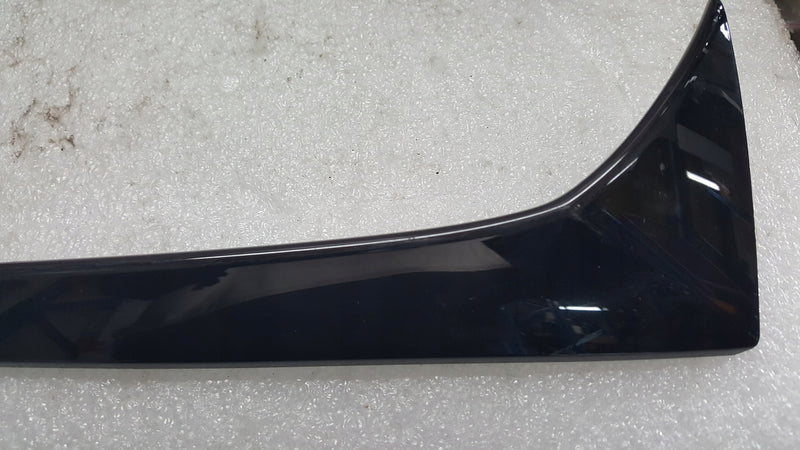 Listwy klapy bagażnika lewa + prawa strona SKODA KAROQ 57A827931 57A827932