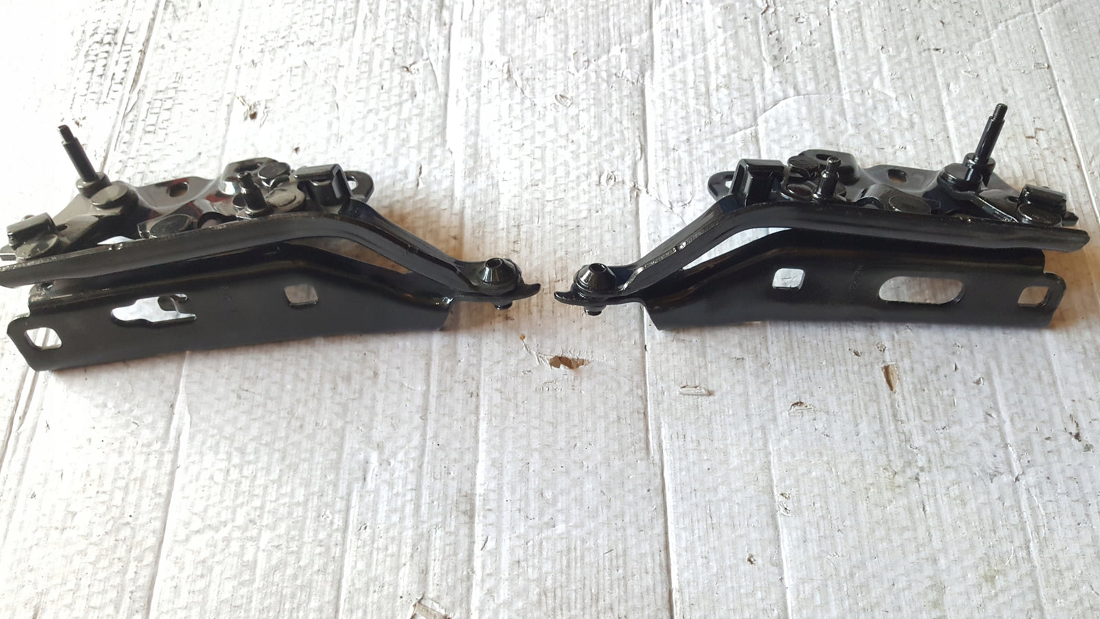 NOWE ORYGINALNE zawiasy maski L+P strona AUDI A3 RS3 8V0823301F 8V0823302F