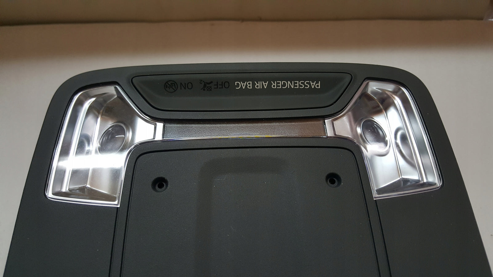 Lampka podsufitki AUDI A3 8Y0947135E AZ3 demontaż