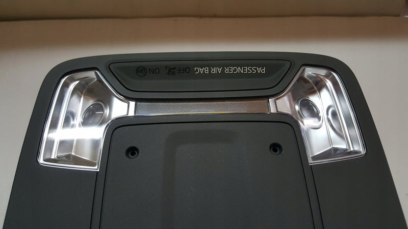 Lampka podsufitki AUDI A3 8Y0947135E AZ3 demontaż