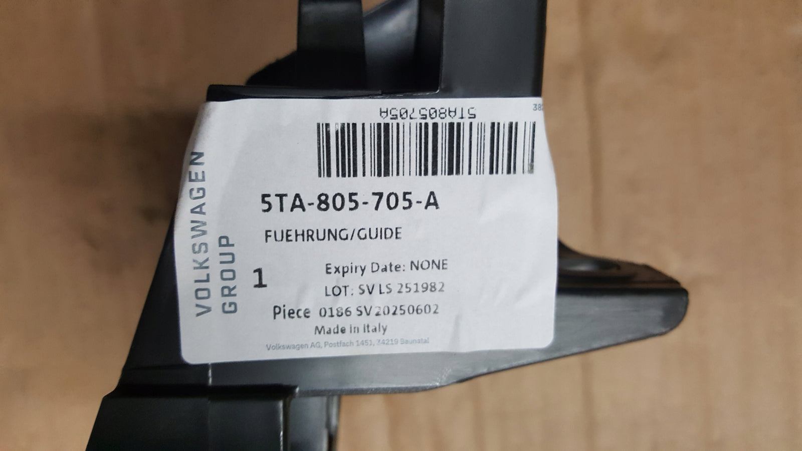 VW TOURAN ŚLIZG WZMOCNIENIE ZDERZAKA PRZÓD 5TA805705A ORYGINAŁ