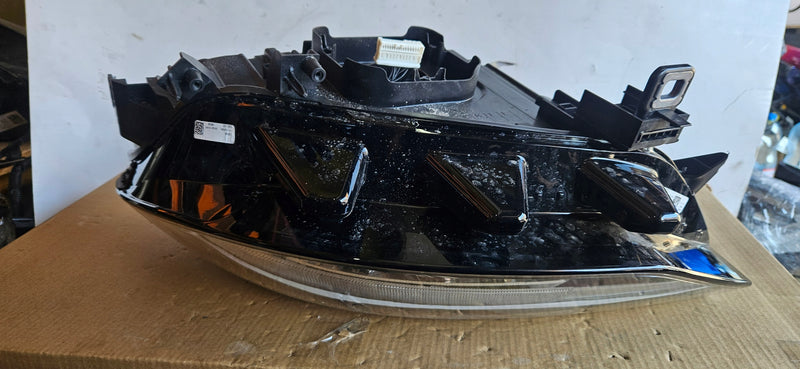 Lewy ful led Vw ID.3 10B941005C z 2024r 9