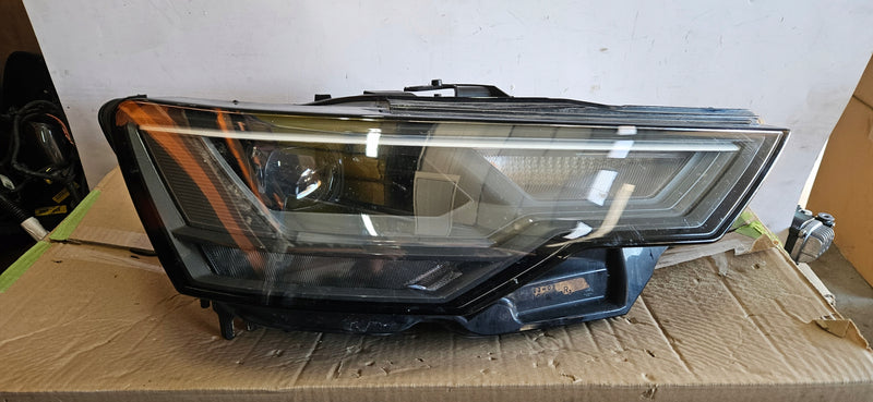 kompletny PR LED AUDI A6 C8 4K0941034 demontaż