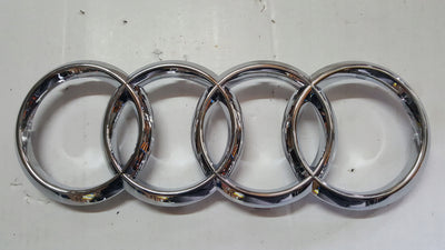 Emblemat logo przód AUDI A1 RS5 RS3 8T0853605 NOWY ORYGINAŁ