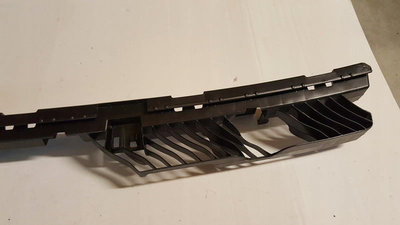Wspornik ślizg zderzaka tył VW TOURAN 5TA807863