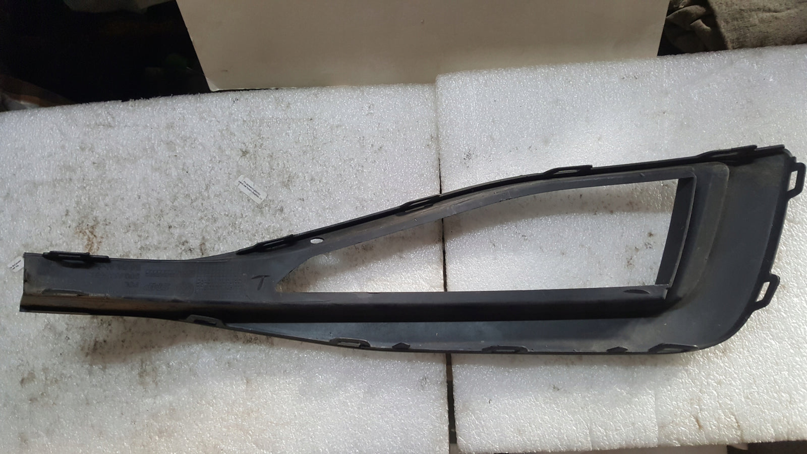 Kratka atrapa zderzaka lewy przód VW PASSAT B8 3G0853665K demontaż