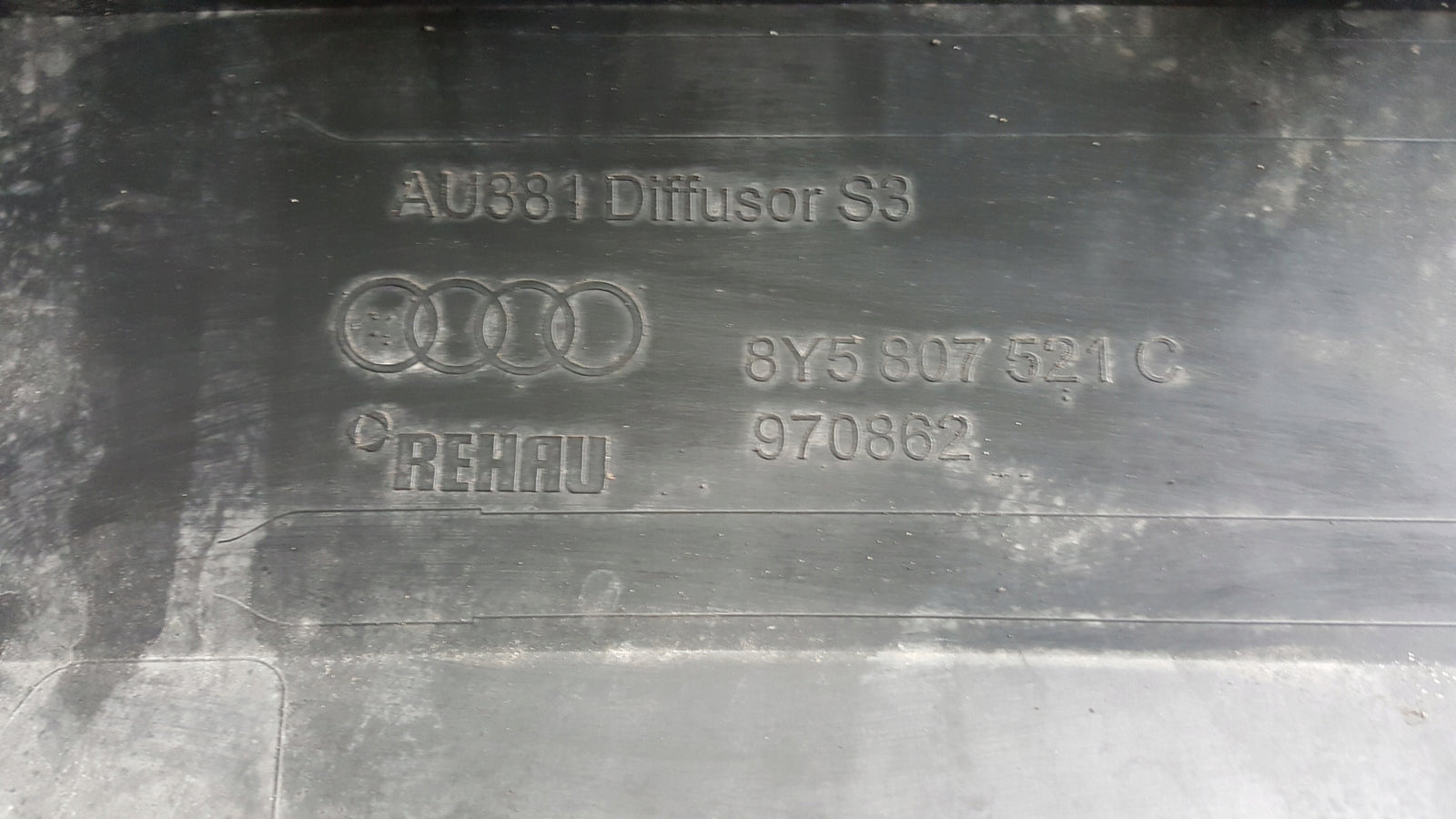 Dokładka zderzaka tył AUDI A3 S3 sedan 8Y5807521C