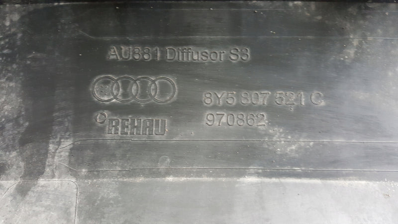 Dokładka zderzaka tył AUDI A3 S3 sedan 8Y5807521C