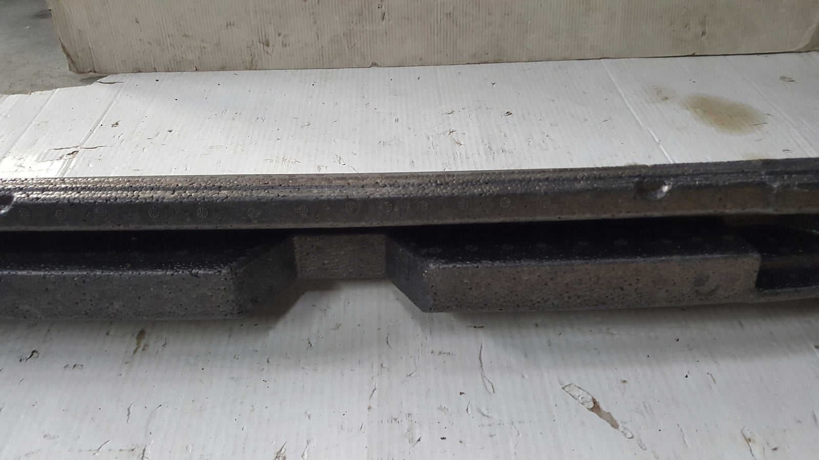 Absorber zderzaka przedniego VW GOLF VII 5G0807248G demontaż