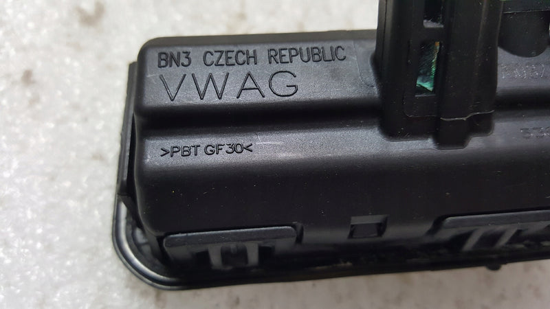 Kamera cofania VW TOUAREG AUDI A6(C8) RS6 Q8 RSQ8 Q7 760827566 demontaż