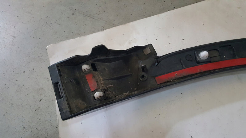 Listwa błotnika lewy przód AUDI Q3 8U0853717A demontaż