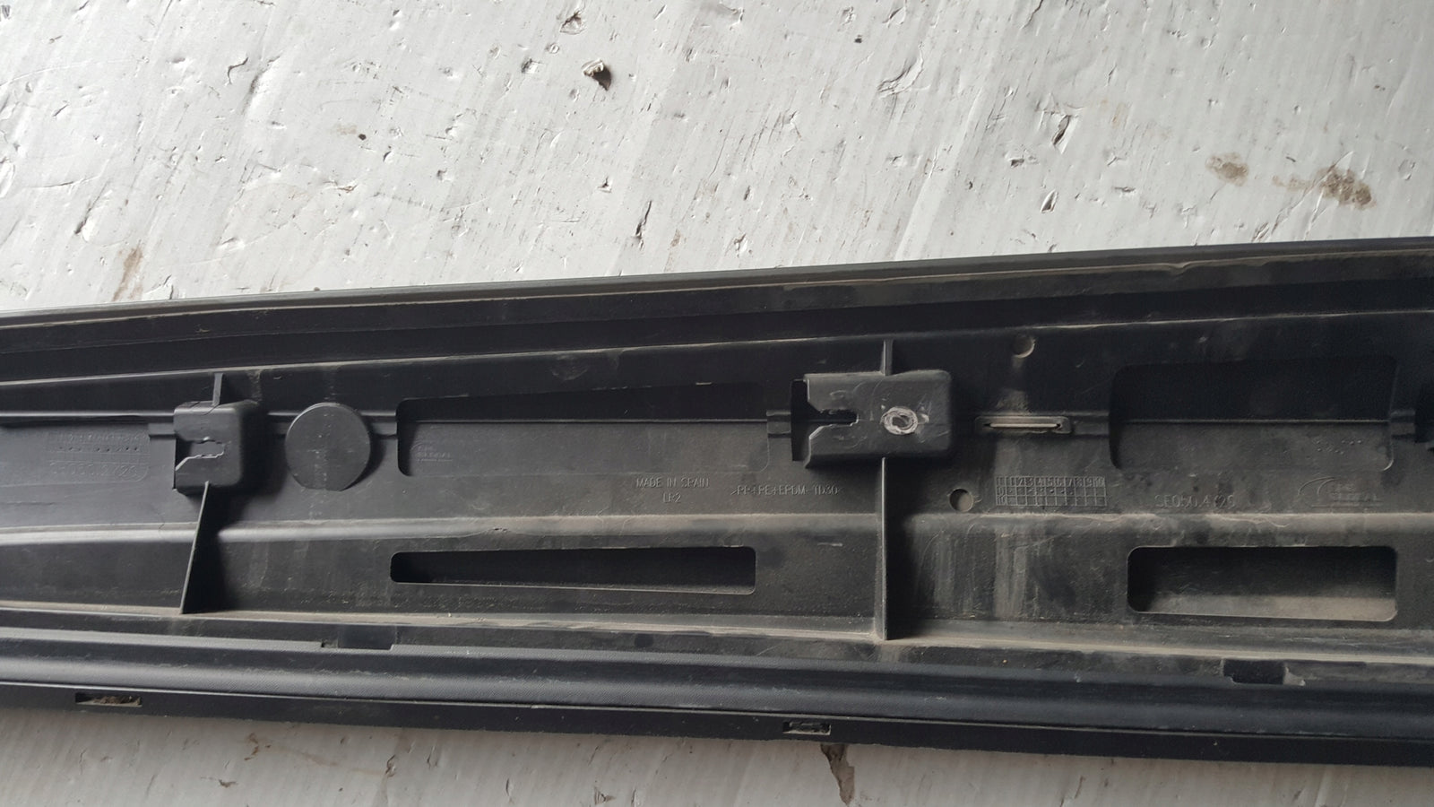 Listwa drzwi prawy przód SEAT CUPRA FORMENTOR 5FF854940A demontaż