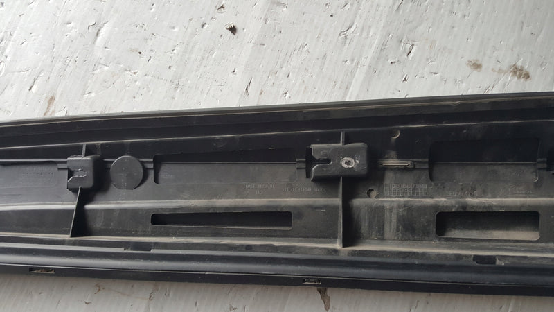 Listwa drzwi prawy przód SEAT CUPRA FORMENTOR 5FF854940A demontaż