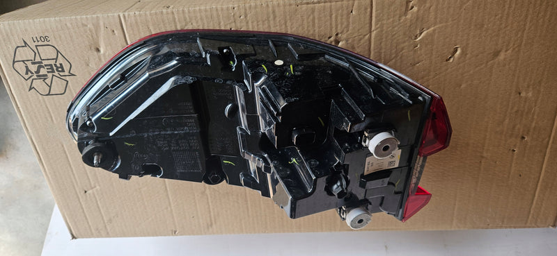 63219448069 IDEAŁ tylna lewa lampa LED BMW X5 G05 w błotnik