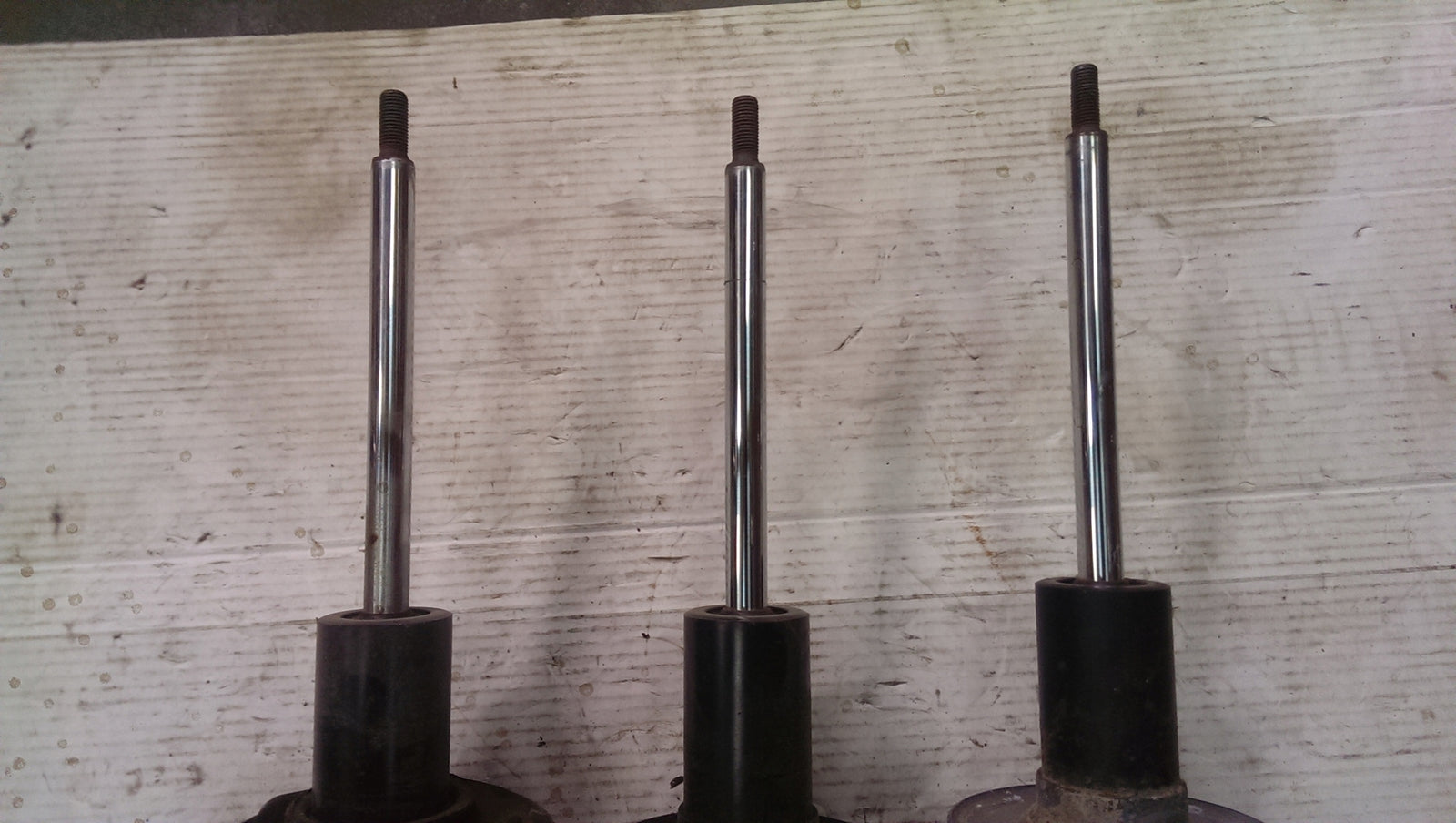 Amortyzator przód AUDI A6 C7 4G0413031M demontaż