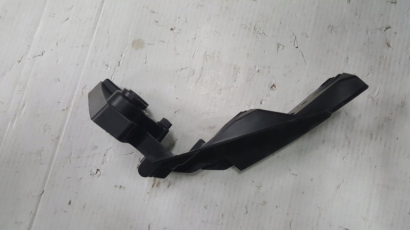 NOWY ORYGINALNY ślizg zderzaka lewy tył VW GOLF VIII kombi 5H9807393E