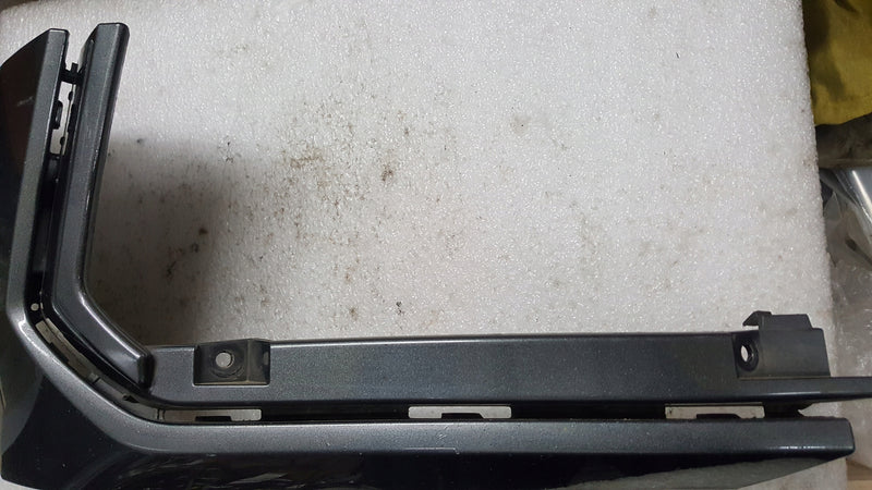 Narożnik zderzaka przedniego prawa strona VW TIGUAN R-LINE 5NA853212C