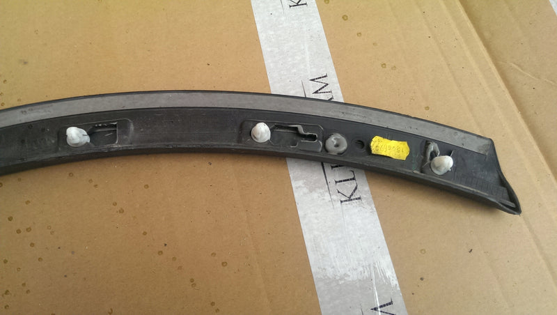 Listwa błotnika lewy tył AUDI Q7 4M0853817