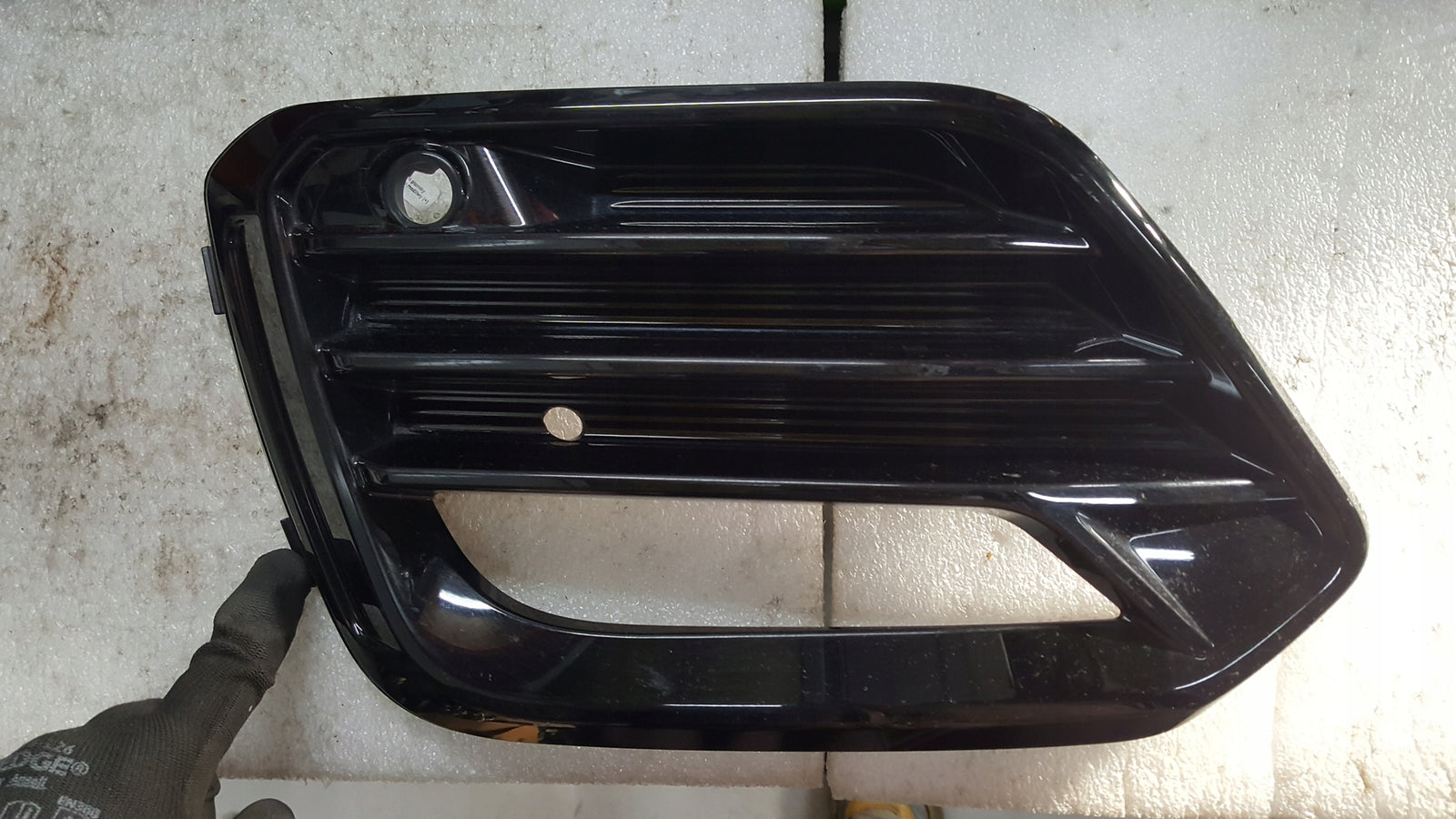 Kratka zderzaka lewy przód SEAT CUPRA ATECA 575853665T