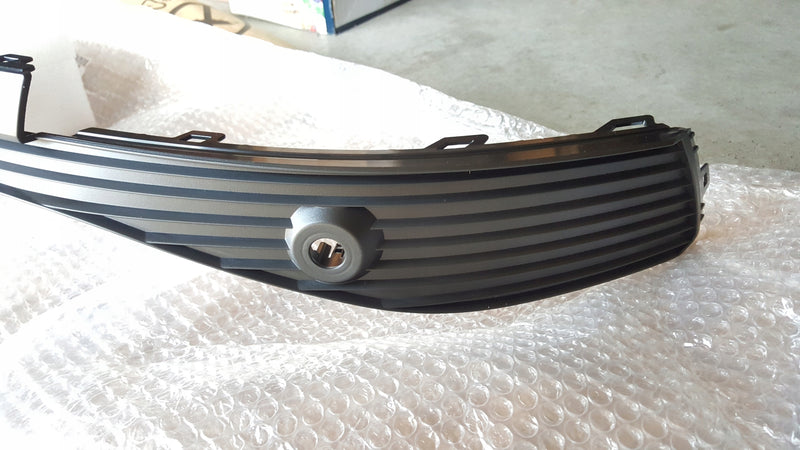 NOWA ORYGINALNA listwa kratka zderzaka tylnego AUDI Q4 e-tron 89A807833A