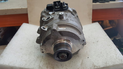 Alternator rozrusznik AUDI A5 (8B) RS6 RS7 RSQ8 4N1903028B demontaż