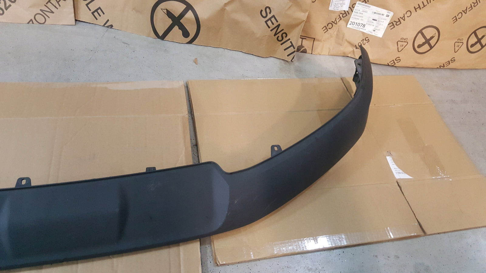 AUDI Q2 81A 2016- SPOILER DOKŁADKA LISTWA ZDERZAKA PRZÓD 81A807110