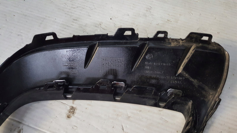 Kratka zderzaka prawy przód VW TIGUAN R-LINE 5NA853666J demontaż