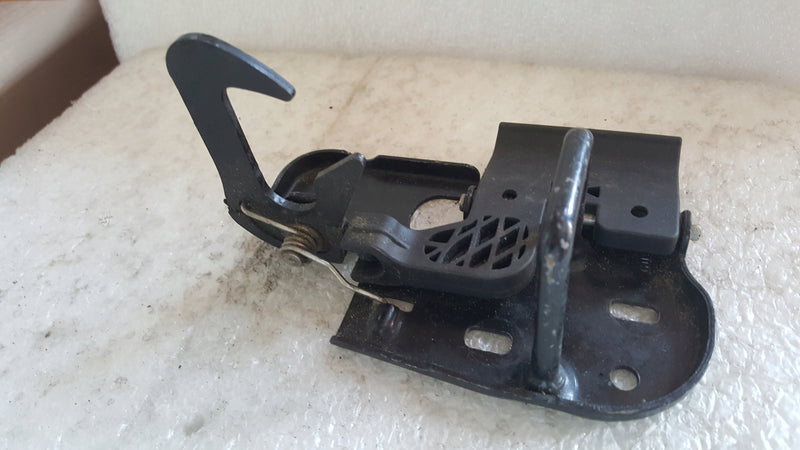 Rygiel maski VW TOURAN 1T0823480A demontaż