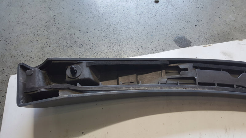 Listwa błotnika prawy tył AUDI Q5 80A853818A demontaż
