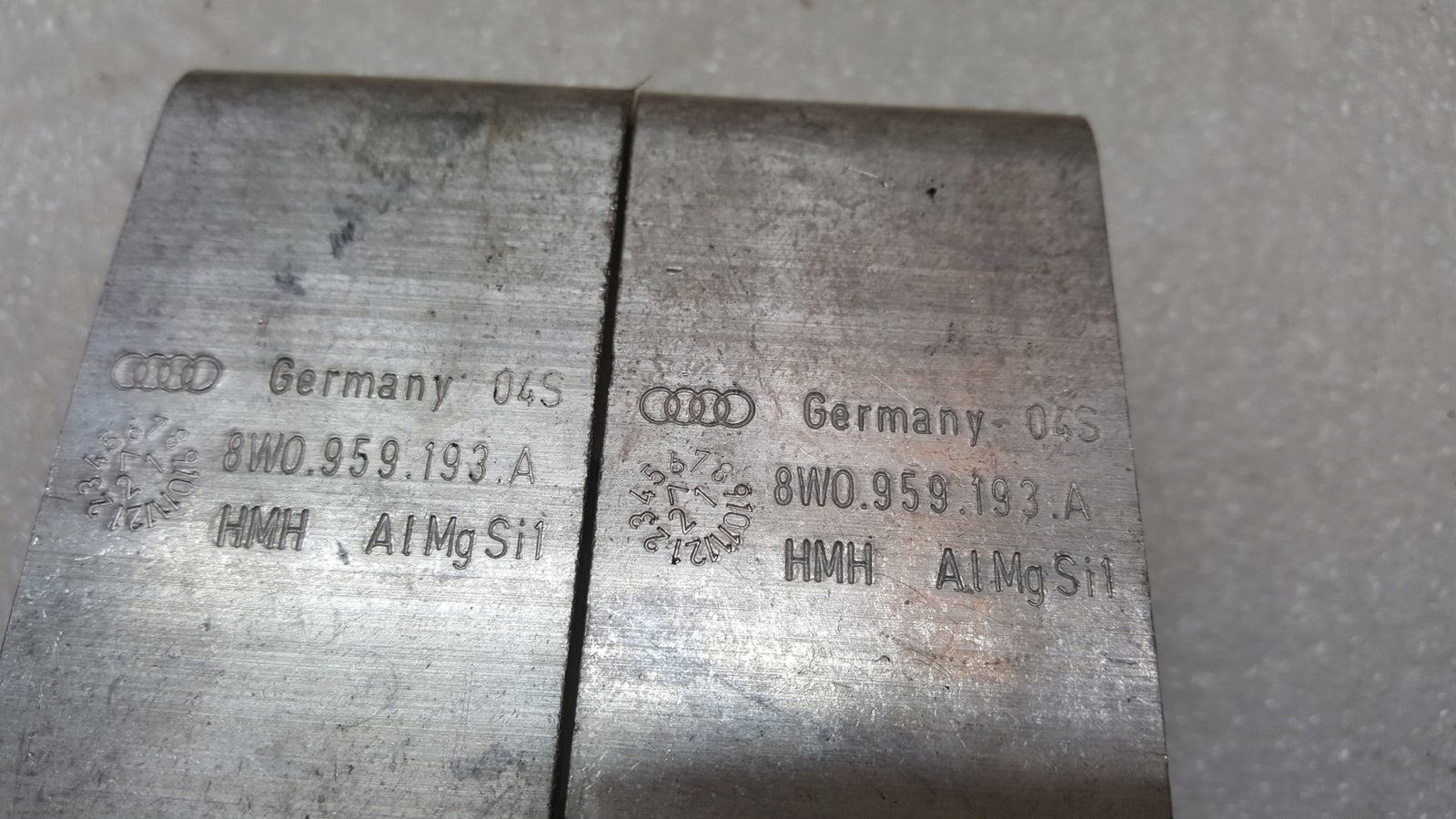 Wsporniki belki przód AUDI A4 B9 A5 RS4 8W0959193A