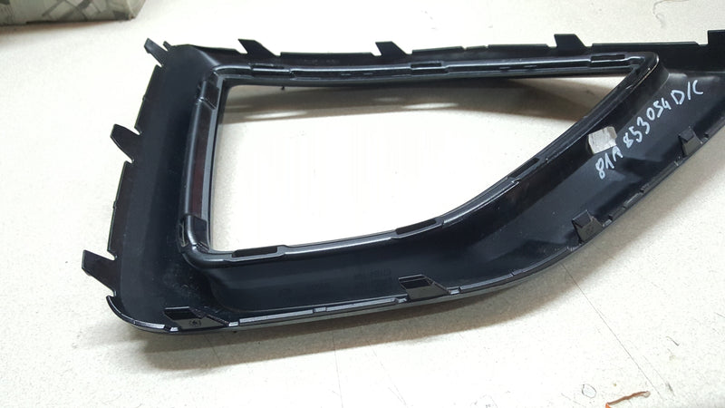 AUDI Q2 81A KRATKA RAMKA PRAWA 81A853054D 81A853054C