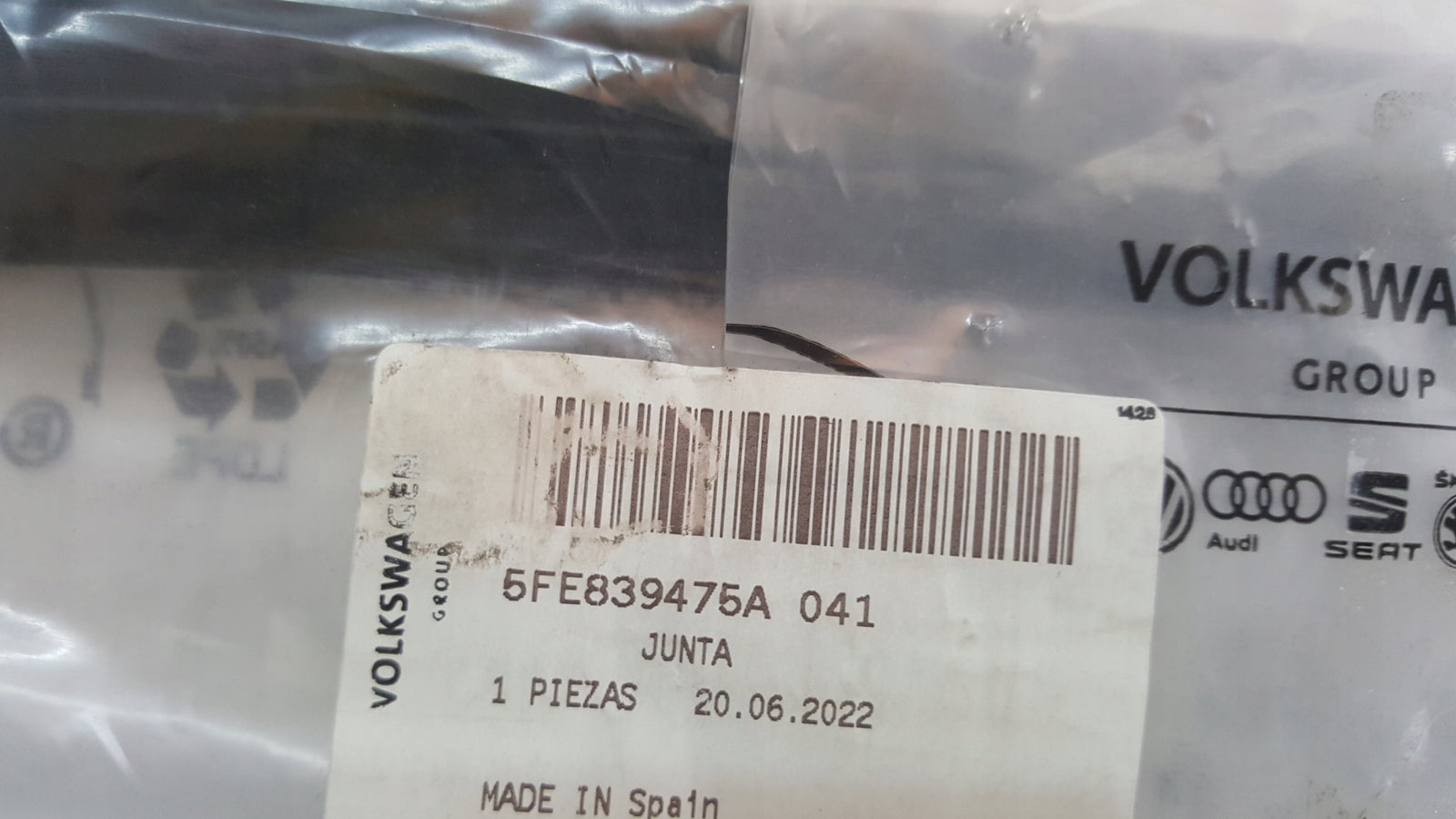 NOWA ORYGINALNA listwa zgarniająca drzwi lewy tył SEAT LEON 5FE839475A