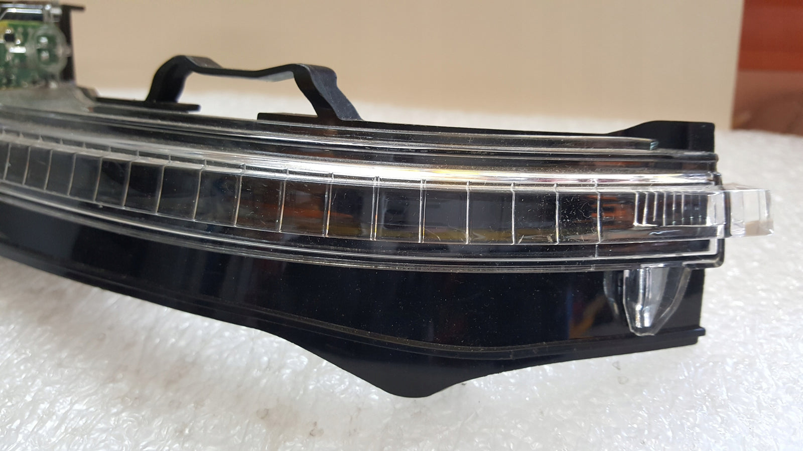 Kierunkowskaz lusterka lewego AUDI Q7 4M0949101A