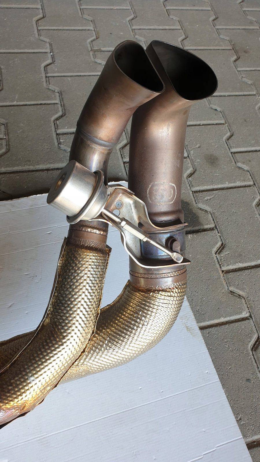 AKTYWNY tłumik KOŃCOWY Audi R8 4S0251609B IDEAŁ!!