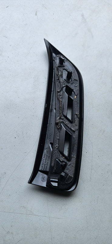 Listwa błotnika lewy przód AUDI RS4 8W9853173A IDEAŁ CZARNA