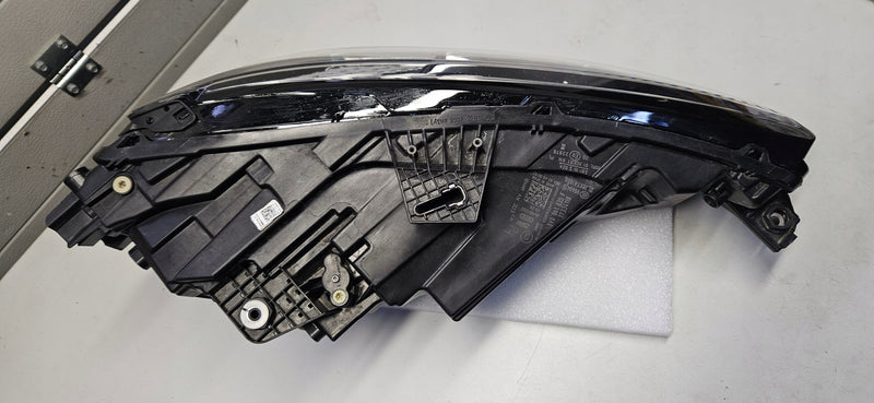 8Y0941035F IDEAŁ 2022r Le kompletny Matrix laser AUDI RS3 sedan